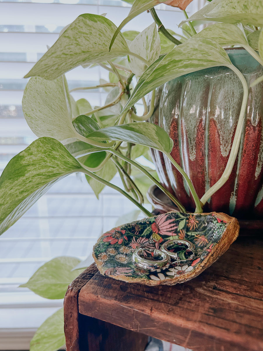 Oyster Shell Trinket Dish - Black Wildflowers