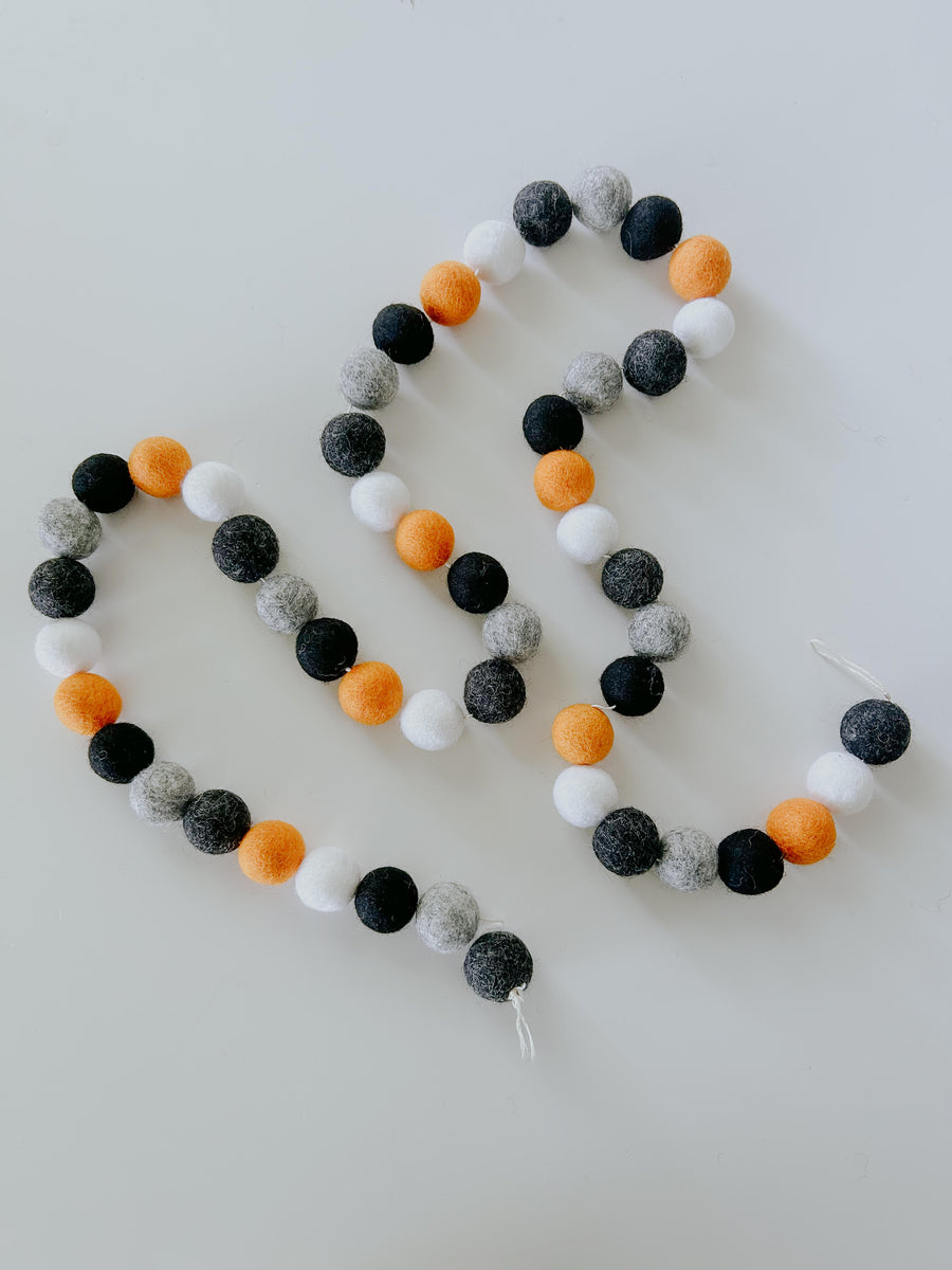 Halloween Balls Garland